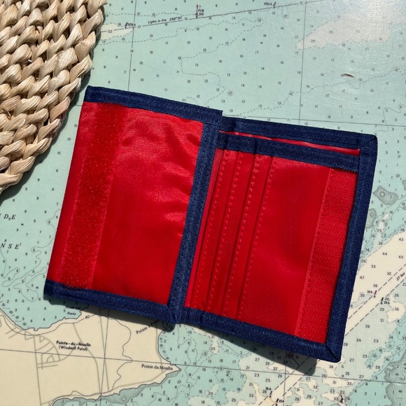 Vintage 1993 Montreal Canadiens NHL Graphic Wallet - Picture 3 of 5